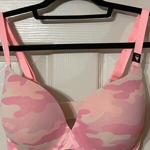 Victoria’s Secret Bra 34DDD tshirt push up full coverage NEW not worn